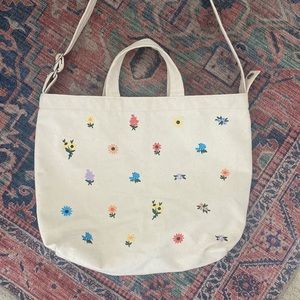 Baggu Horizontal Duck Bag w/ Embroidered Flowers
